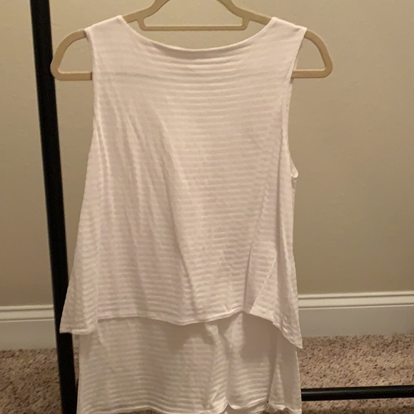 Super cute summer top! ☀️ - Picture 5 of 5